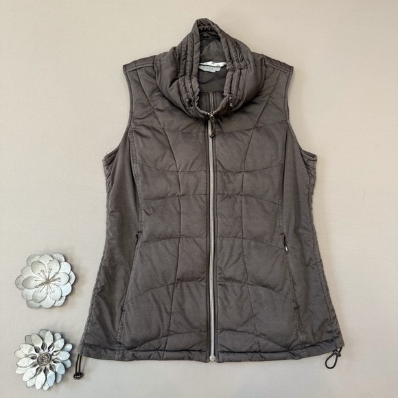 Athleta Jackets & Blazers - ATHLETA zippered quilted funnel neck vest, M.